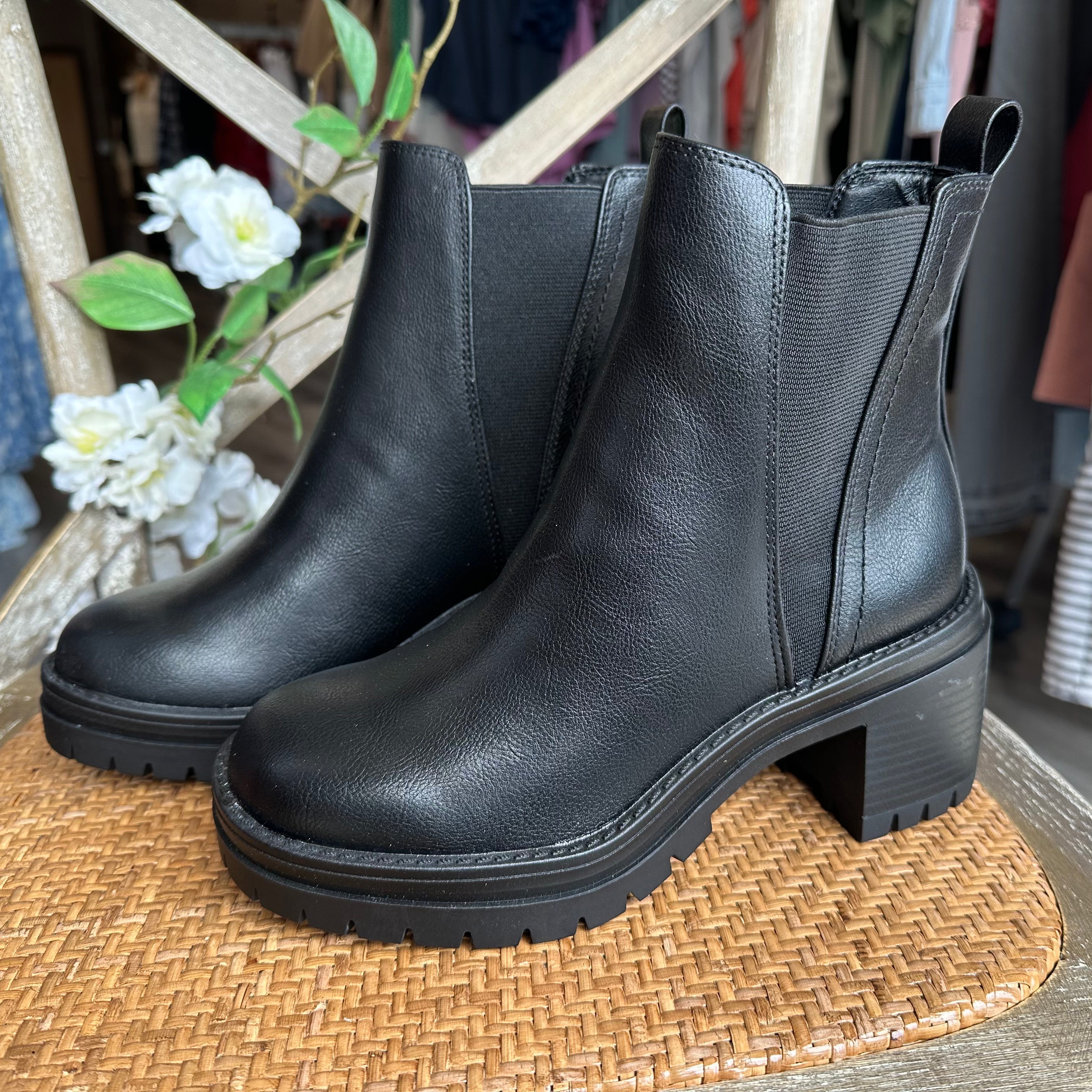 Mia on sale chelsea boots