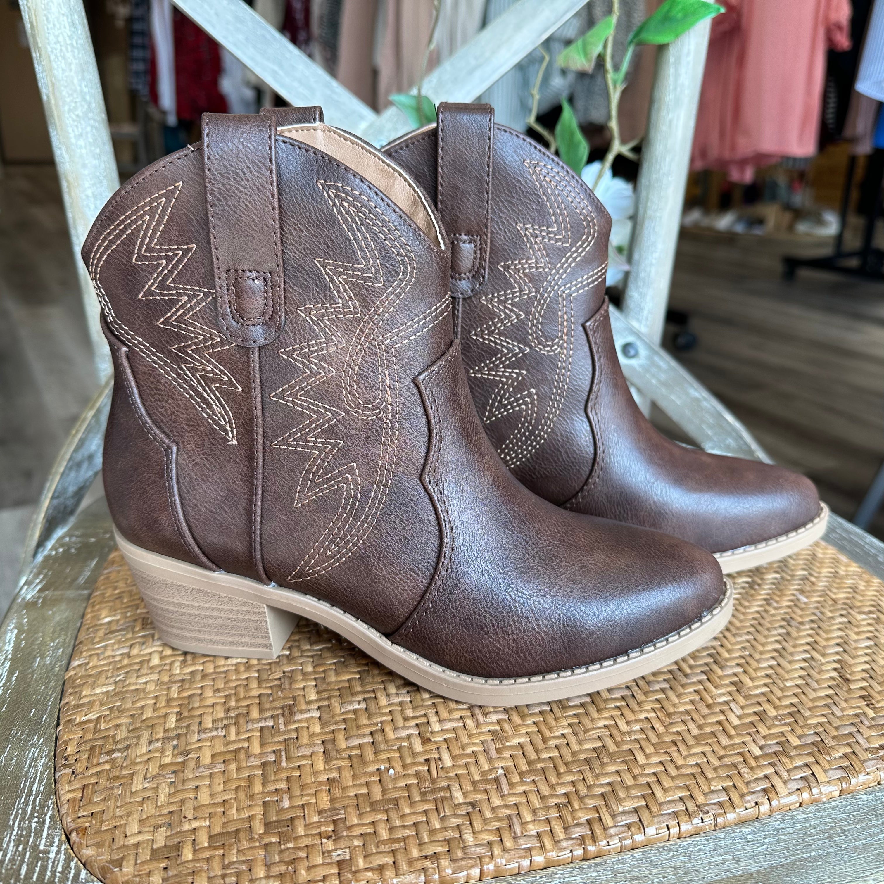Volatile shop cowboy boots