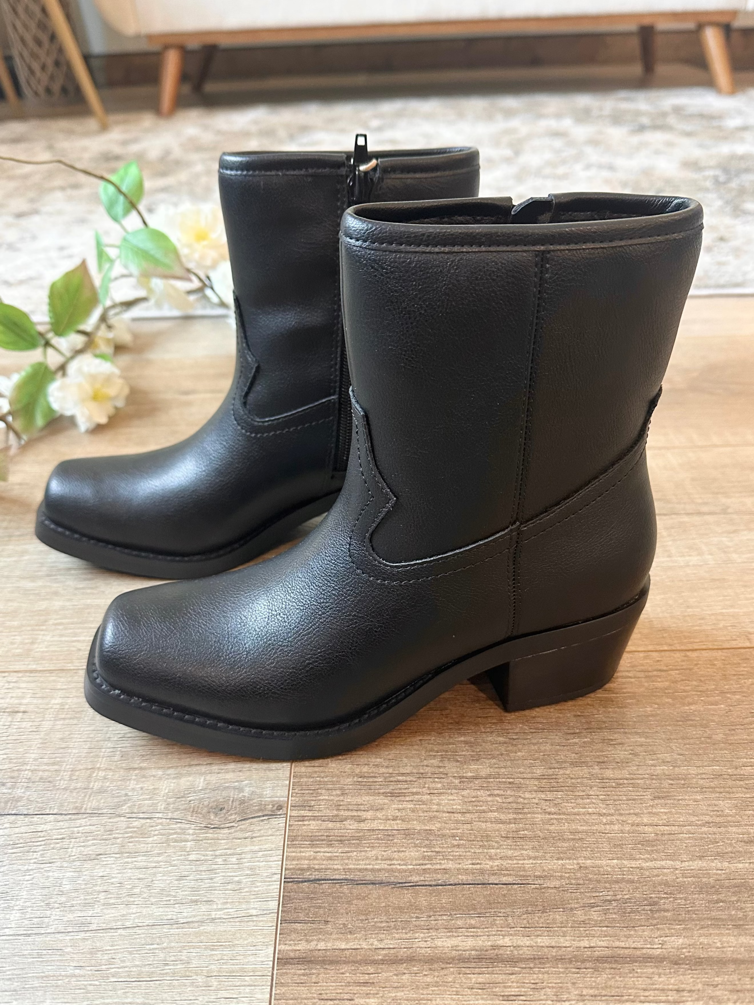 Dagny Boot (MIA)