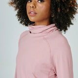 Core Performance Pullover (7 Diamonds)