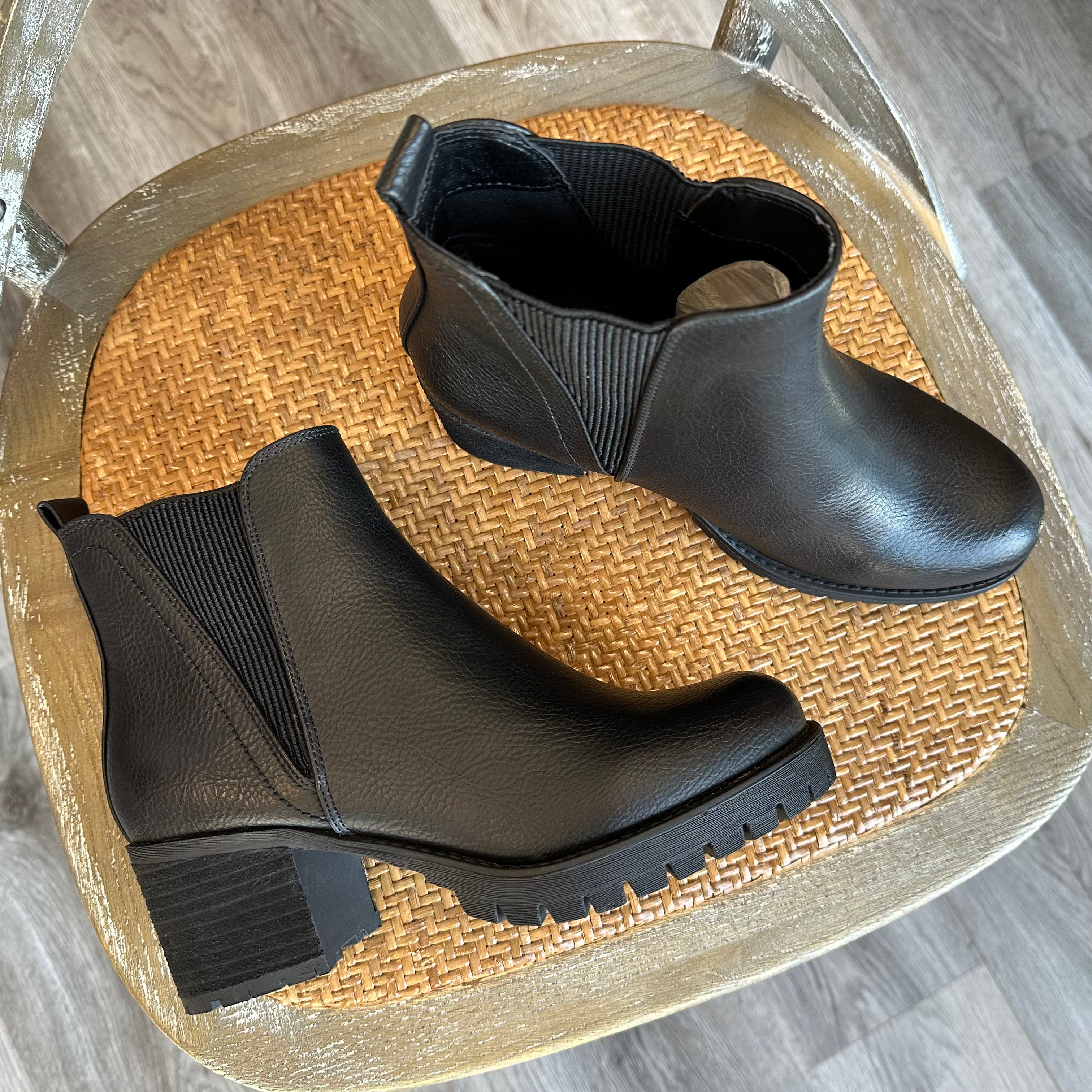 Mia jody 2025 ribbed block heel