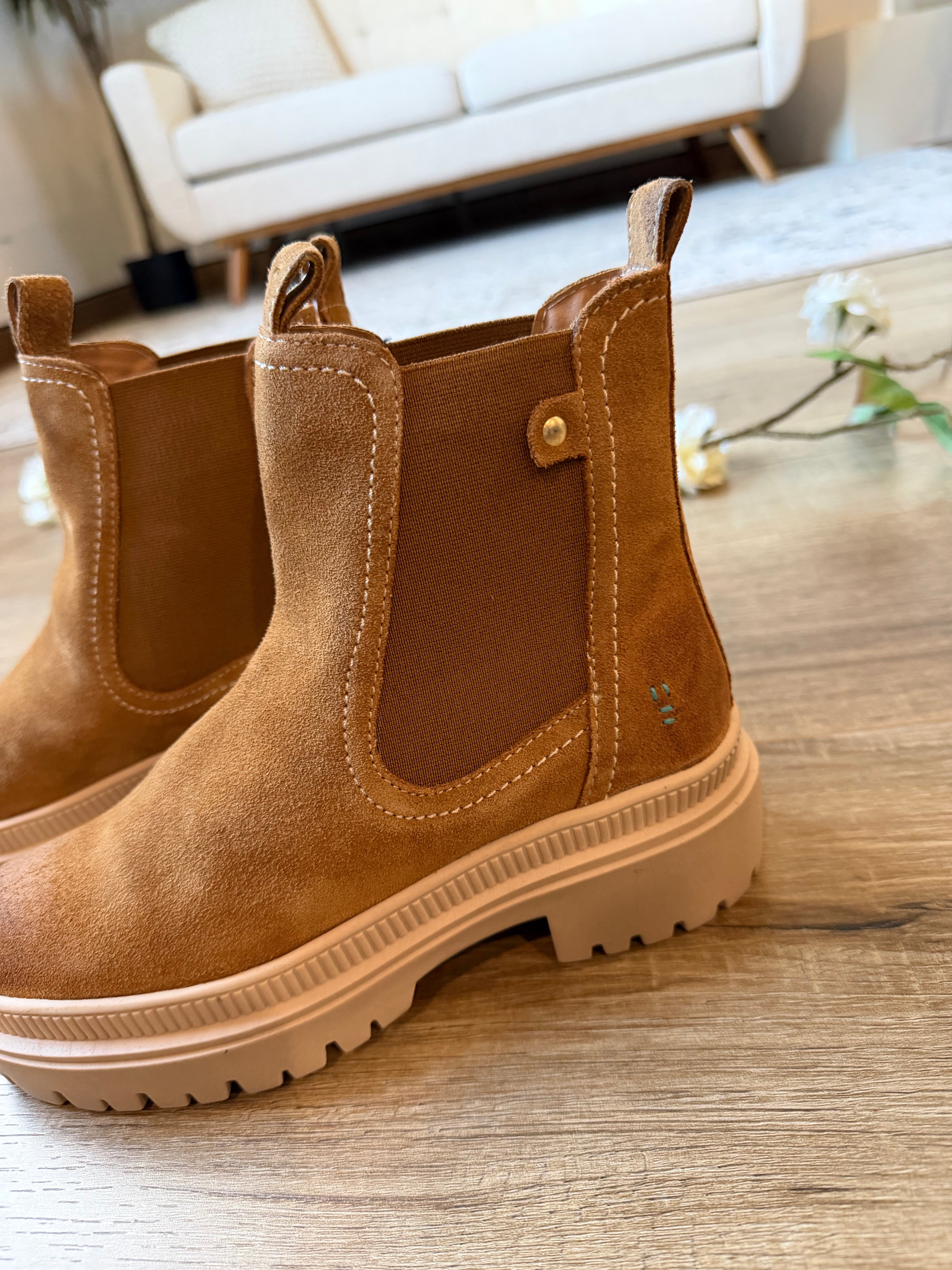 Indwelt Chelsea Suede Boot (ROAN)