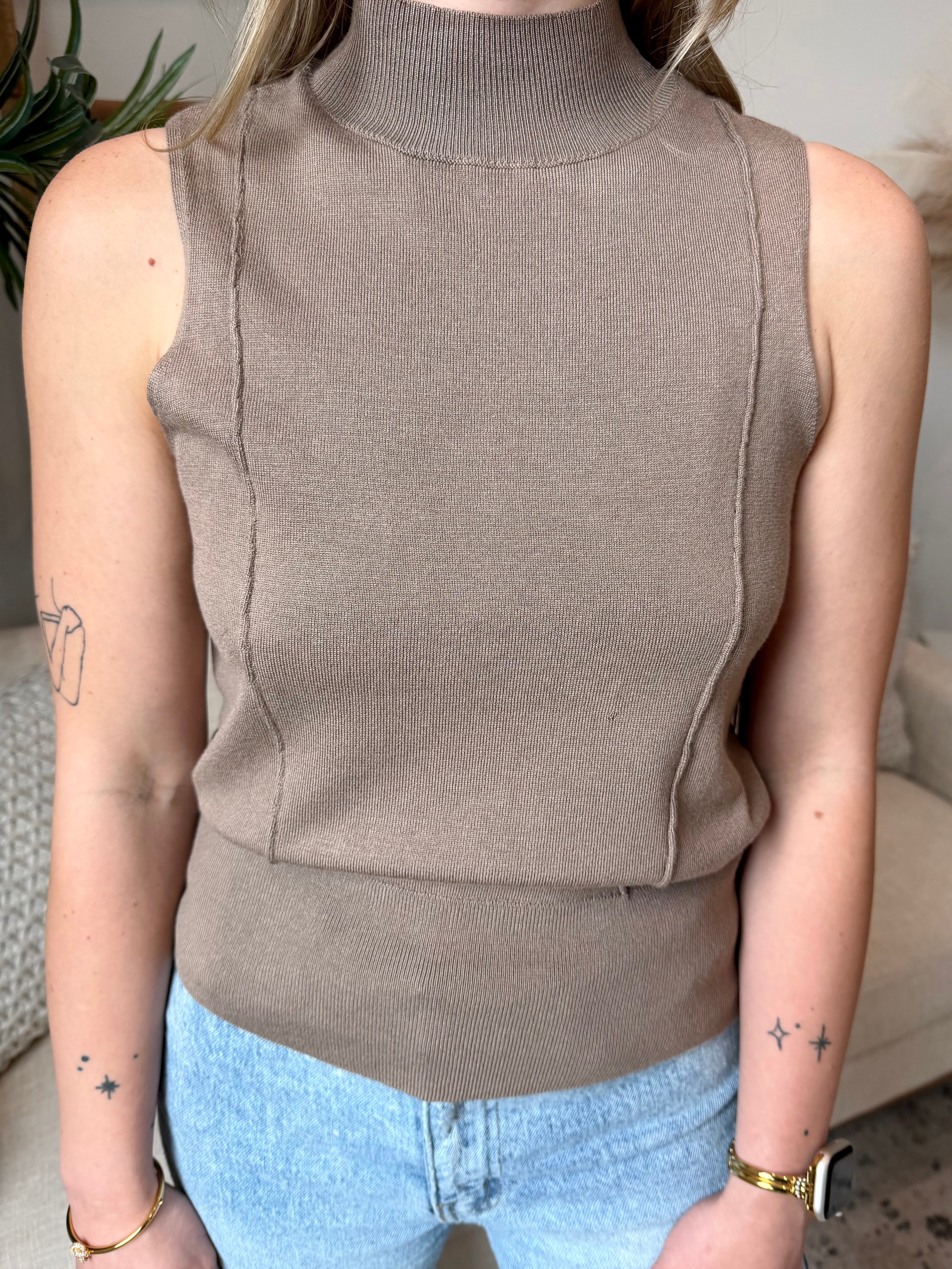 Mock Neck Sleeveless Top (Dex)