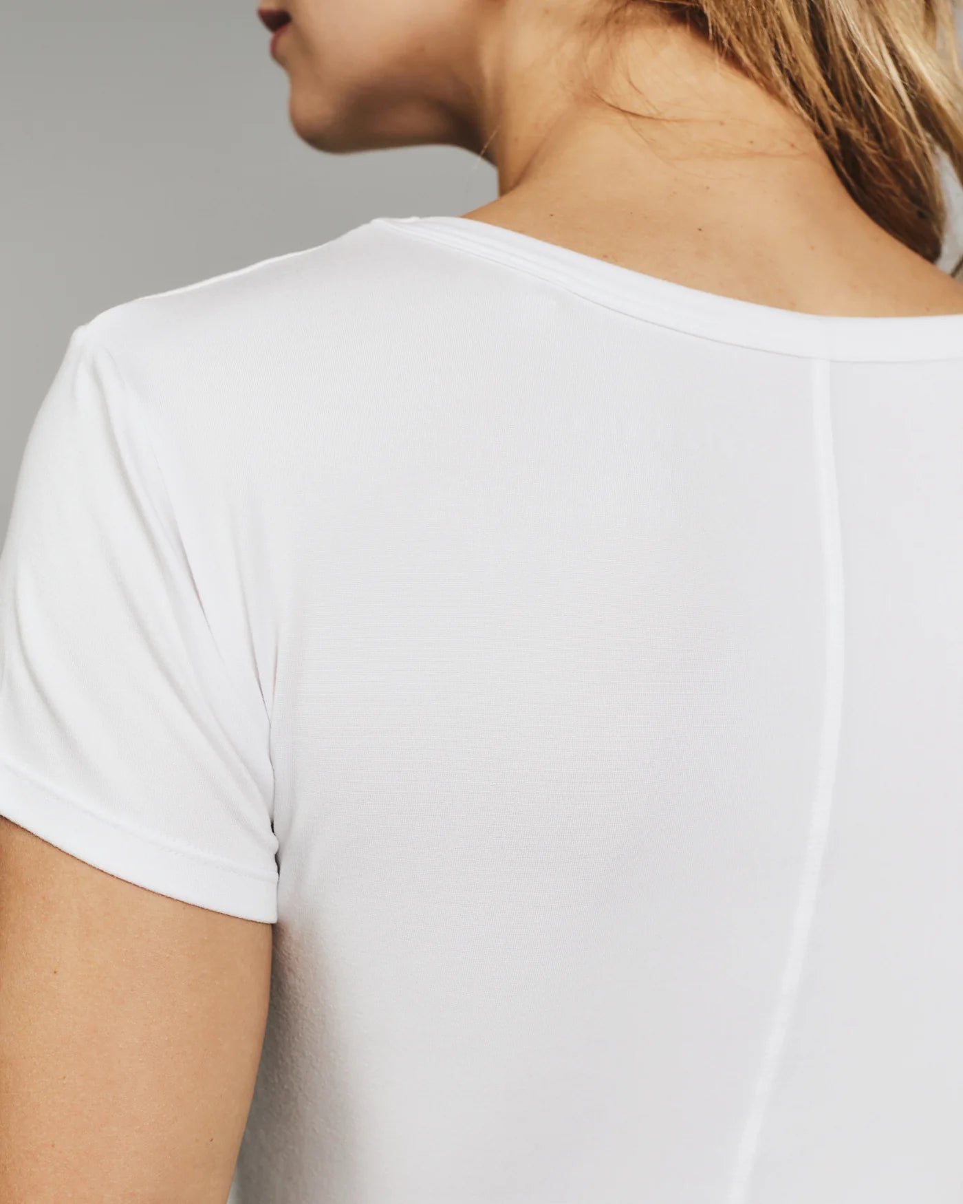 Core V-Neck Tee (7 Diamonds)