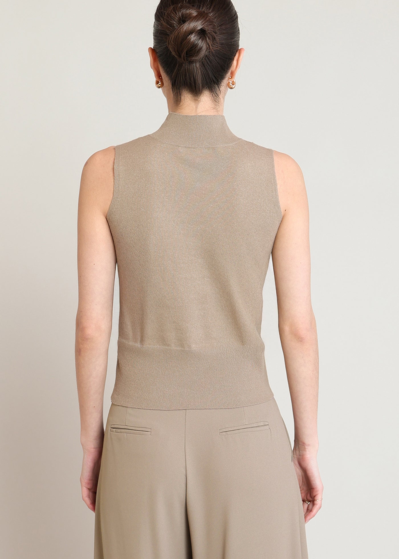 Mock Neck Sleeveless Top (Dex)