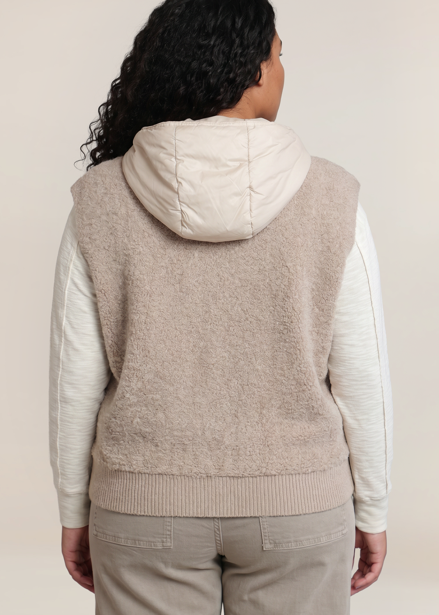 Hooded Boucle Vest (Plus) (Dex)